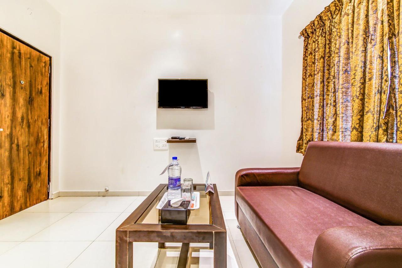 Hotel Fabexpress Raj Plaza Pune